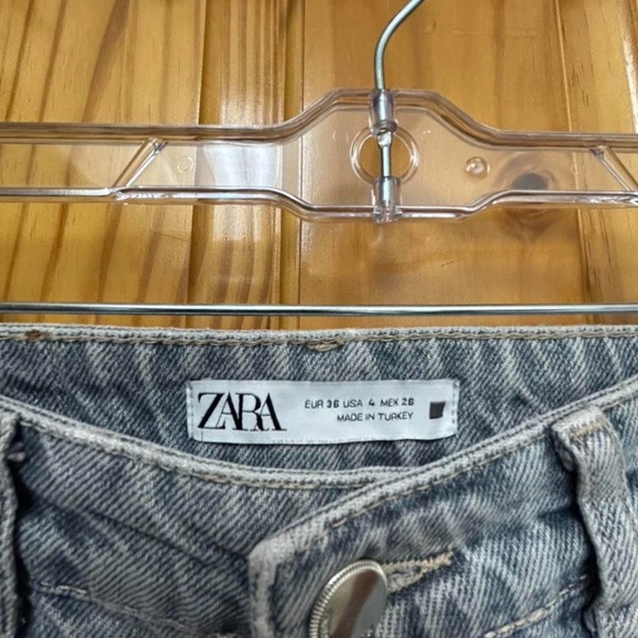 Zara Light Gray Denim Jeans - Picture 2 of 4